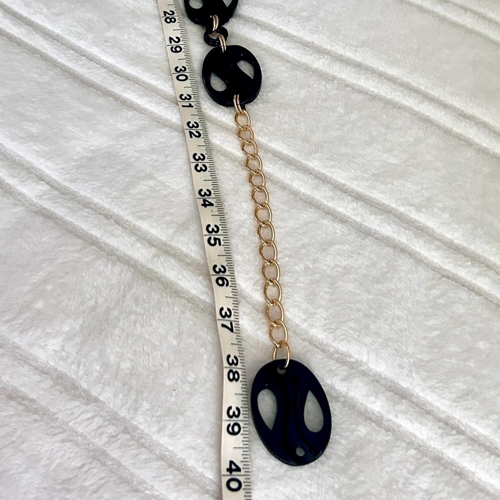 2- Vintage 1990 Black Fashion Disk and Gold Chain Belt - Picture 5 of 10
